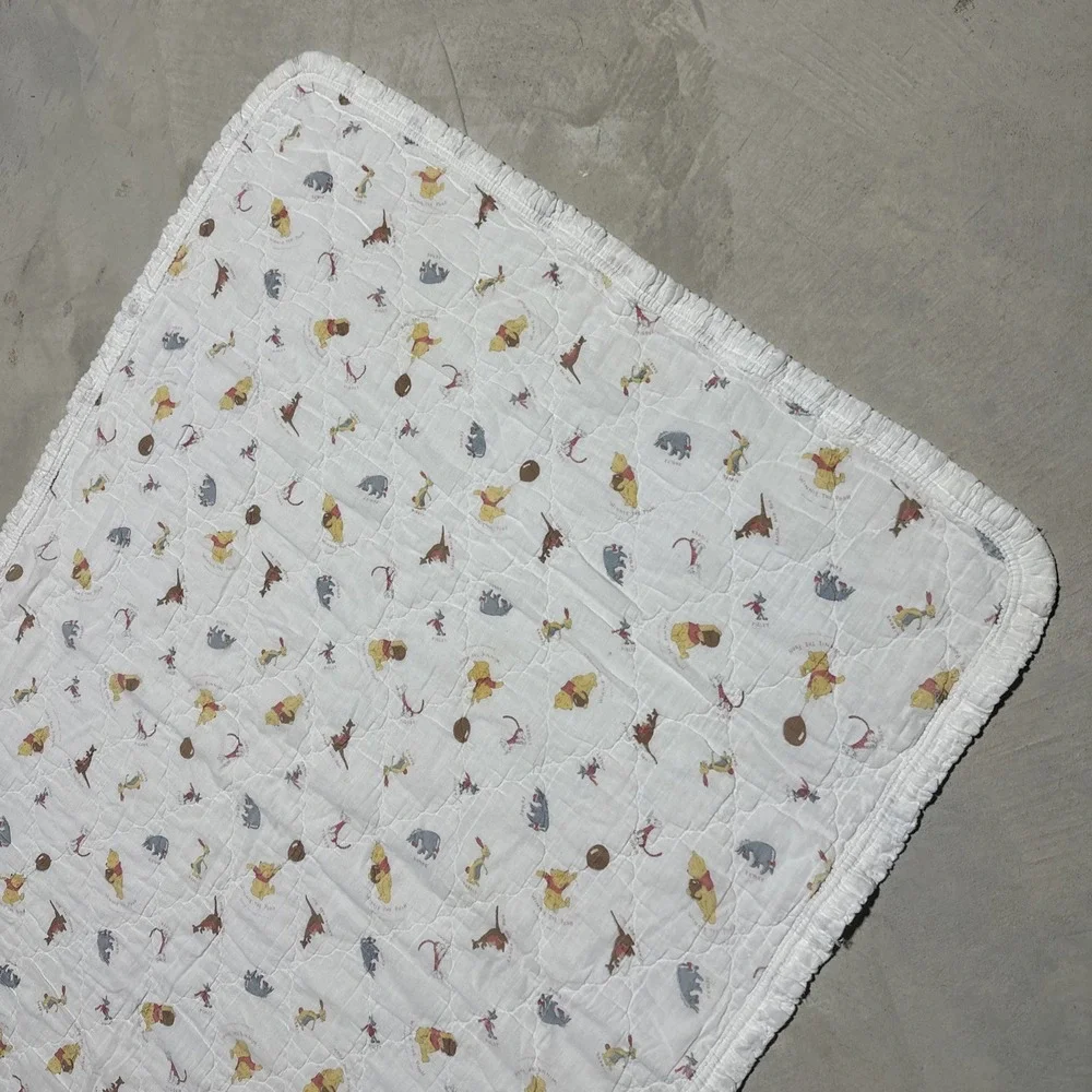 Sears Vintage Winnie the Pooh Baby Crib Quilt Blanket White Ruffles Read DESCRIP
